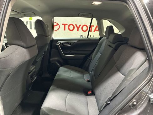 Used 2025 Toyota RAV4 XLE AWD/4WD image 19