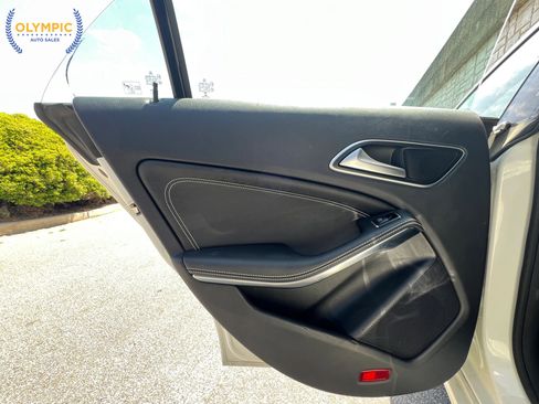 Used 2015 Mercedes-Benz CLA 250 image 43