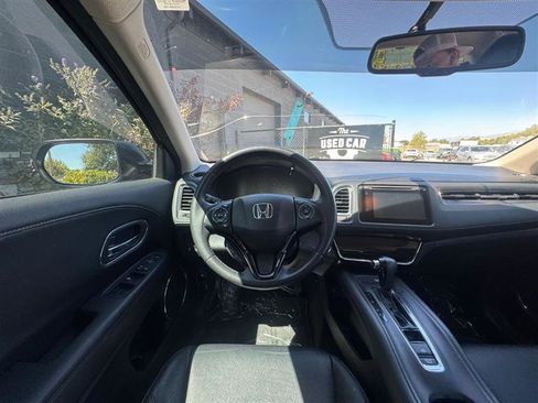 Used 2018 Honda HR-V EX-L image 12