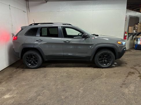 Used 2022 Jeep Cherokee Trailhawk w/ Trailer Tow Group AWD/4WD image 4