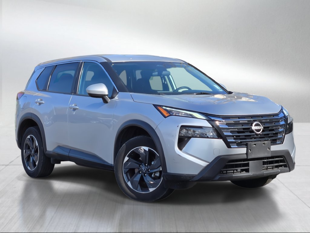 Used 2024 Nissan Rogue SV AWD/4WD image 2