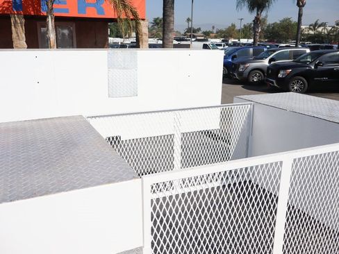 Used 2016 Ford F550 2WD Regular Cab Super Duty image 9