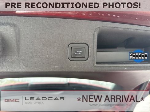 Used 2023 GMC Terrain SLT w/ Elevation Edition image 15