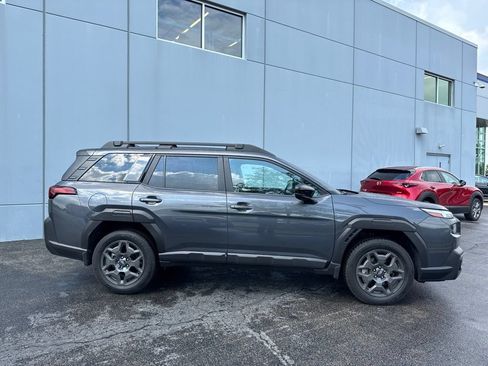 Used 2026 Subaru Outback Premium AWD/4WD image 3