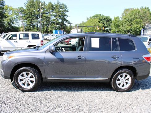 Used 2013 Toyota Highlander Plus AWD/4WD image 10