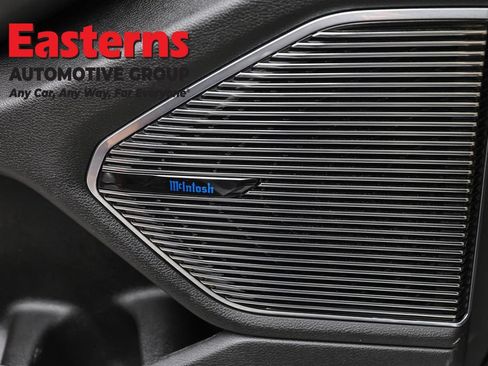 Used 2023 Jeep Grand Cherokee Overland w/ Luxury Tech Group IV AWD/4WD image 24
