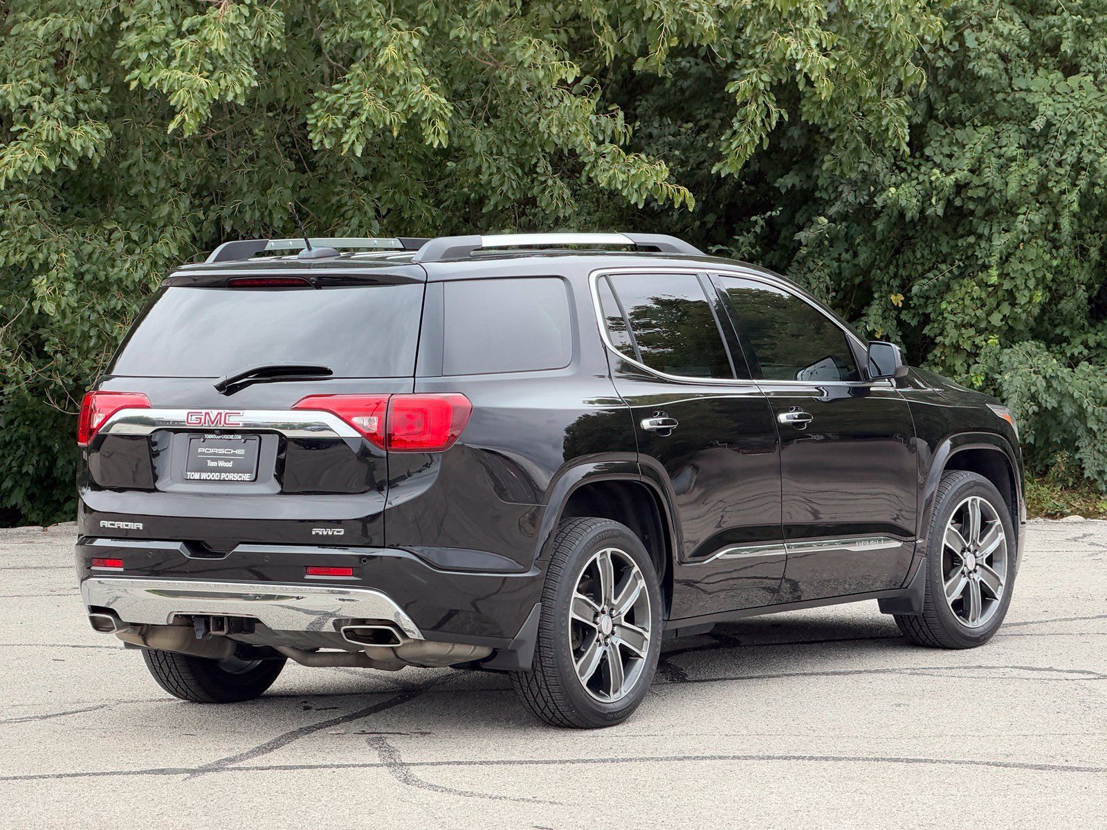 Used 2018 GMC Acadia Denali w/ Technology Package AWD/4WD image 6