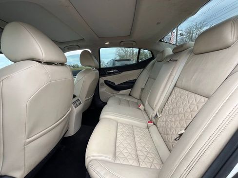 Used 2017 Nissan Maxima Platinum image 17