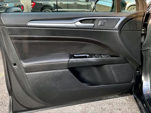 Used 2015 Ford Fusion Titanium image 21