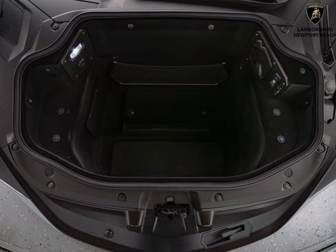 Used 2024 Lamborghini Revuelto image 13