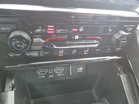 Used 2023 Jeep Grand Cherokee L Limited image 19