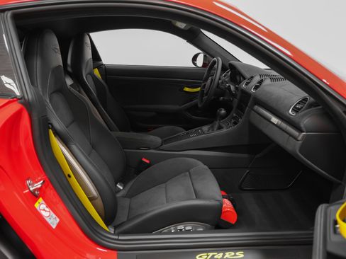 Used 2025 Porsche 718 Cayman GT4 RS RWD image 39
