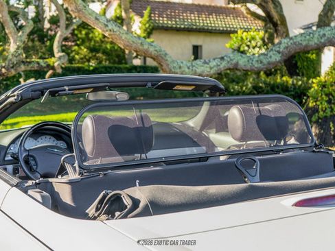 Used 2002 Ford Thunderbird Deluxe image 25