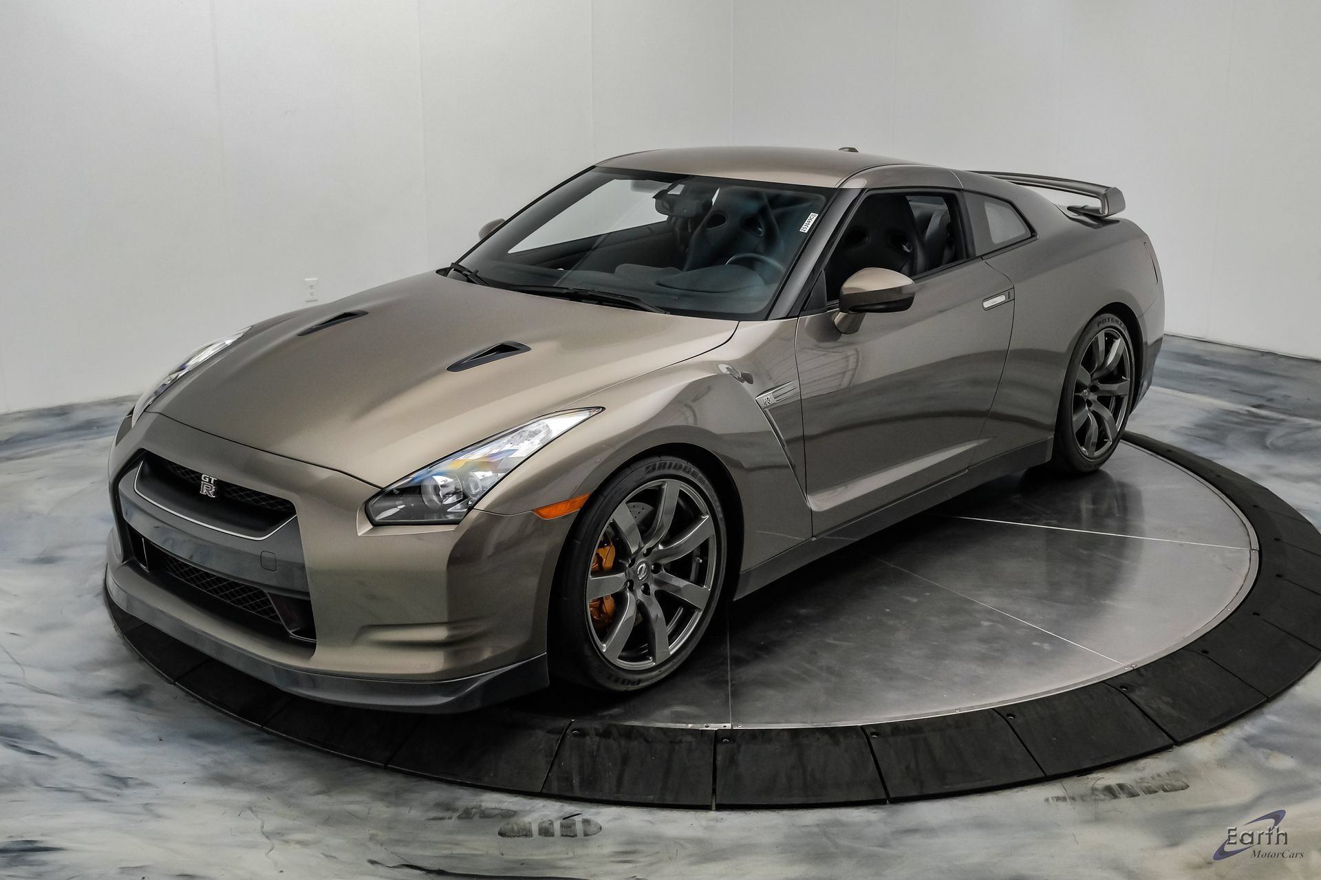 Used 2009 Nissan GT-R Premium AWD/4WD image 7