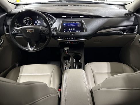 Used 2019 Cadillac XT4 Luxury w/ Cold Weather Package AWD/4WD image 10
