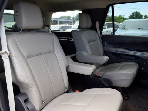 Used 2020 Ford Expedition XLT w/ Equipment Group 202A RWD image 22