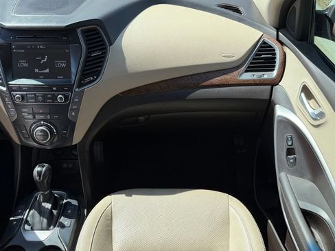 Used 2018 Hyundai Santa Fe Limited FWD image 11
