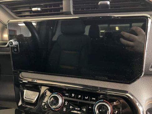 Used 2024 GMC Sierra 1500 AT4 w/ Technology Package AWD/4WD image 20