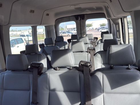 Used 2019 Ford Transit 350 XL image 9