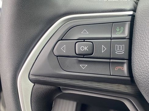 New 2025 Jeep Grand Cherokee L Altitude image 17