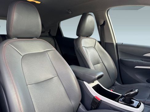 Used 2017 Chevrolet Bolt Premier image 30