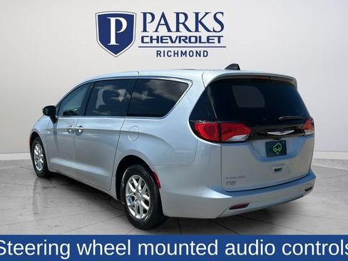 Used 2023 Chrysler Voyager LX FWD image 5