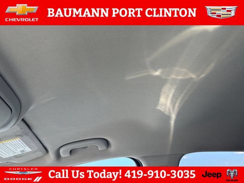Used 2018 Chevrolet Equinox LT FWD image 24