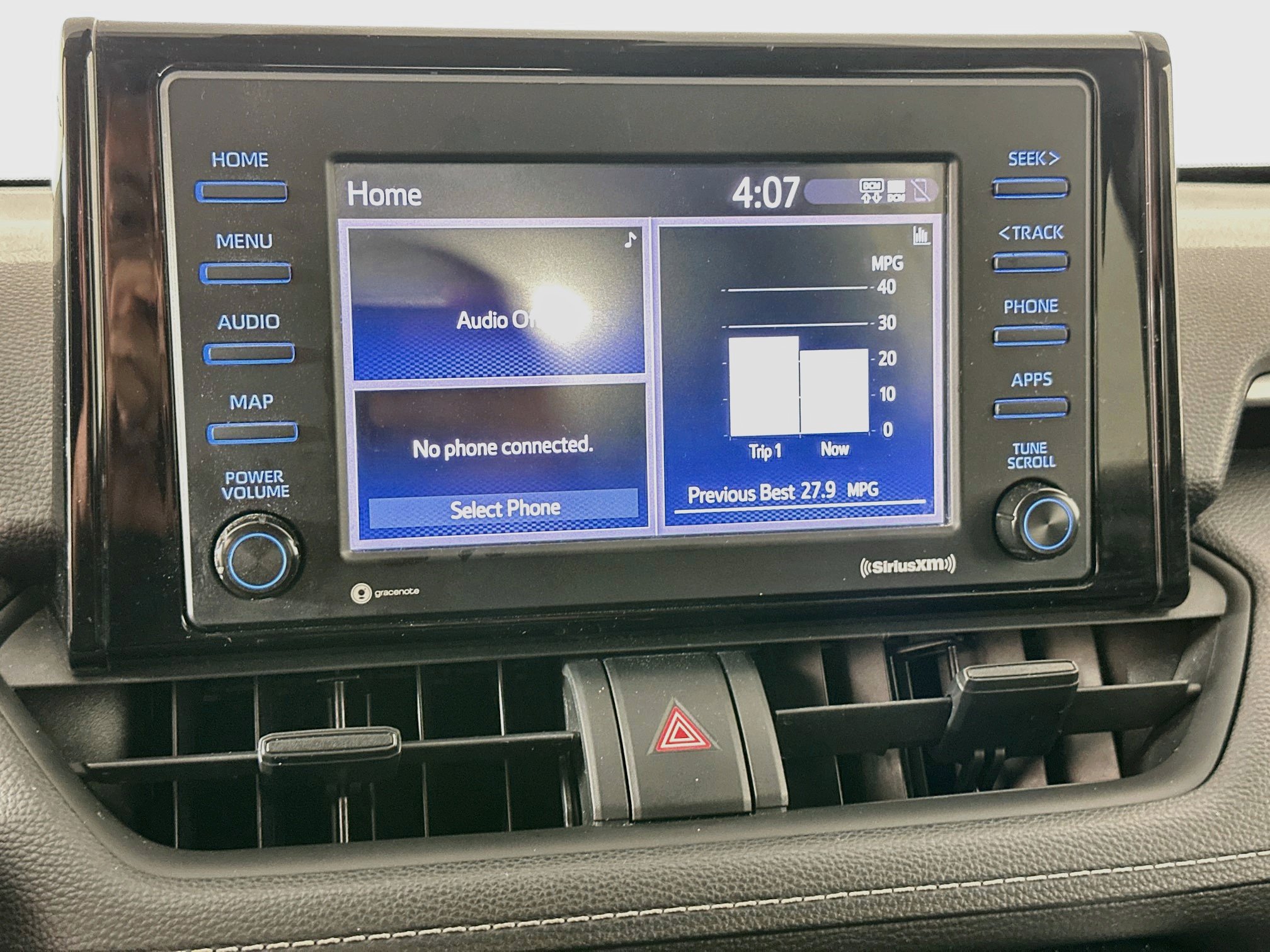 Used 2021 Toyota RAV4 XLE AWD/4WD image 21