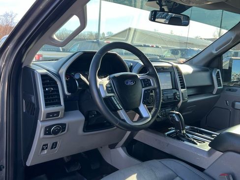 Used 2018 Ford F150 Lariat image 12