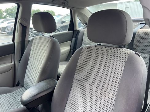 Used 2007 Ford Focus SE FWD image 10