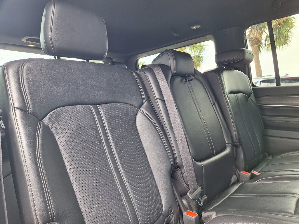 Used 2024 Jeep Wagoneer Series II w/ Flexible Seating Group RWD image 32
