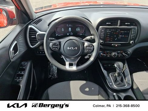 Certified 2023 Kia Soul LX w/ LX Technology Package FWD image 13
