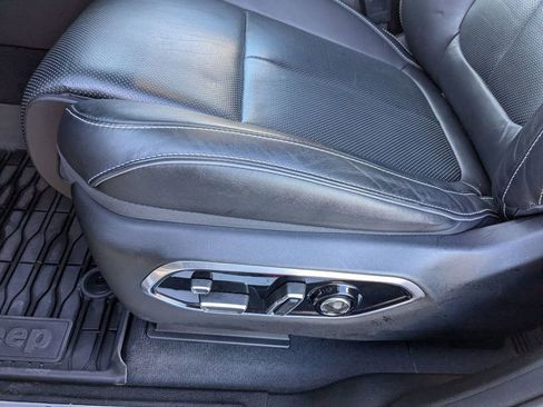 Used 2024 Jeep Grand Cherokee Overland w/ Luxury Tech Group IV image 21