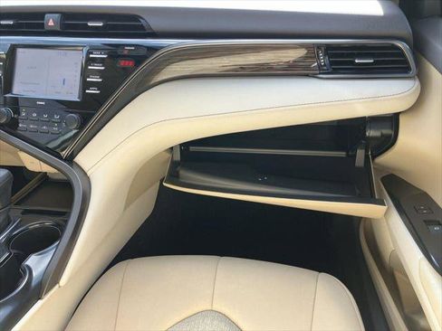 Certified 2020 Toyota Camry LE image 15