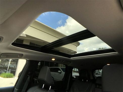 Used 2023 INFINITI QX60 Sensory w/ Cargo Package image 25