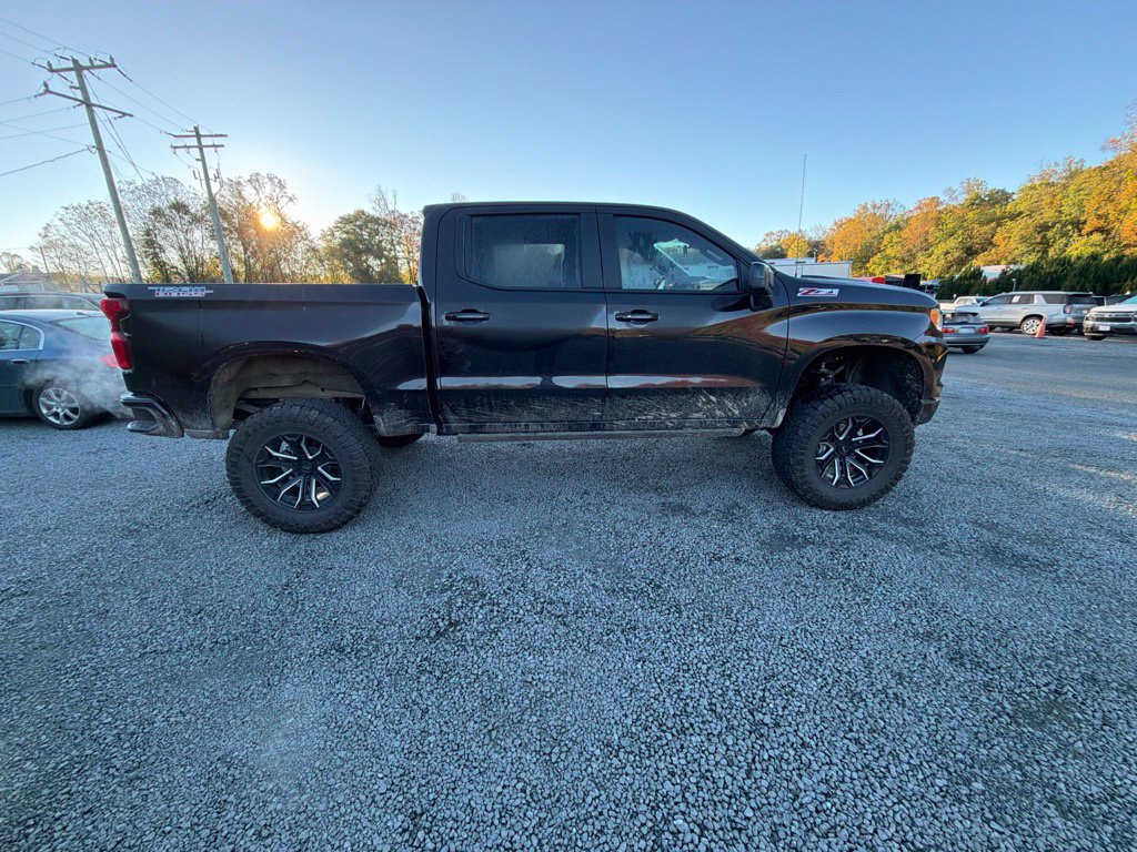 Used 2025 Chevrolet Silverado 1500 LT Trail Boss w/ Convenience Package II AWD/4WD image 8