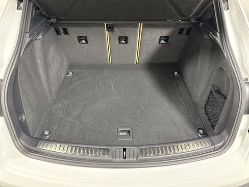 Certified 2025 Porsche Macan image 21
