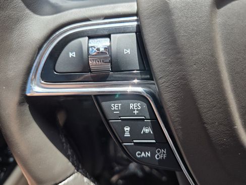 Used 2021 Lincoln Nautilus Reserve FWD image 28