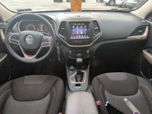 Used 2017 Jeep Cherokee Latitude w/ Safety/Convenience Group image 21