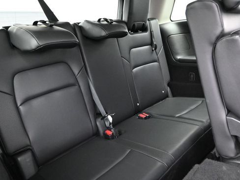 Used 2025 Nissan Pathfinder SL FWD image 9