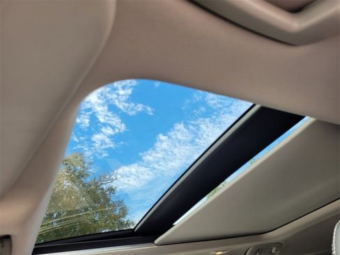 Used 2021 Nissan Rogue SL image 5