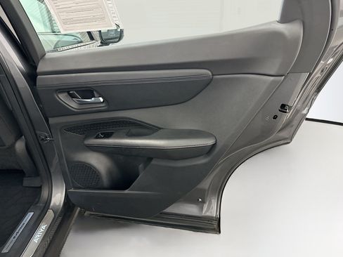 Used 2024 Nissan Ariya AWD image 31