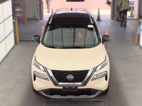 Used 2023 Nissan Rogue SL w/ SL Premium Package AWD/4WD image 2