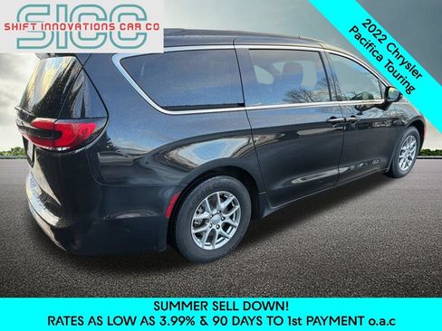 Used 2022 Chrysler Pacifica Touring FWD image 6