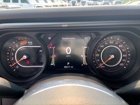 Certified 2025 Jeep Wrangler Unlimited Sahara AWD/4WD image 21