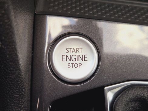 New 2024 Volkswagen Tiguan SE image 19