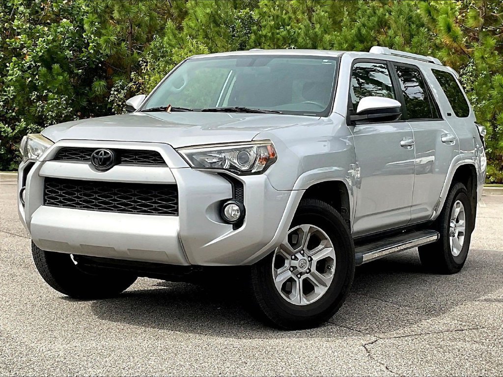 Used 2014 Toyota 4Runner SR5 AWD/4WD image 2
