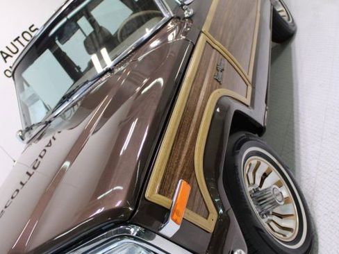 Used 1987 Jeep Grand Wagoneer image 12