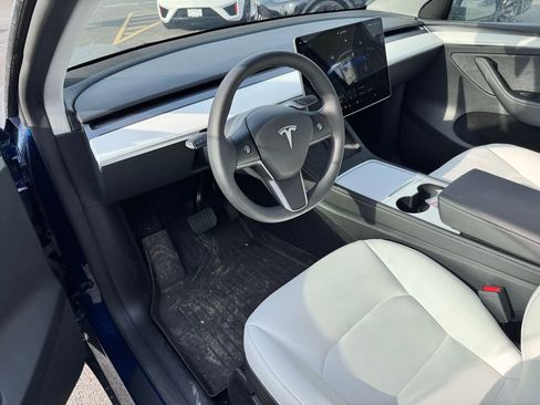Used 2024 Tesla Model Y Long Range image 17