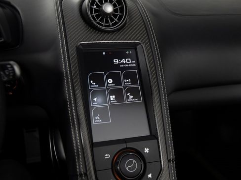 Used 2016 McLaren 675LT Spider image 22